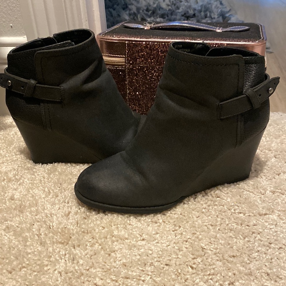 Black booties size 6